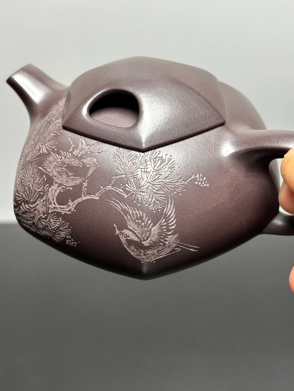 紫砂界80后方器巨匠巅峰臻品《六方牛盖壶》甄选原矿优质老紫泥·260cc，料工合一、品质顶级