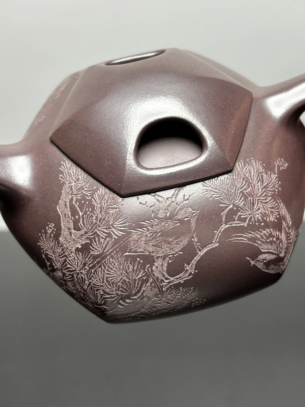 紫砂界80后方器巨匠巅峰臻品《六方牛盖壶》甄选原矿优质老紫泥·260cc，料工合一、品质顶级