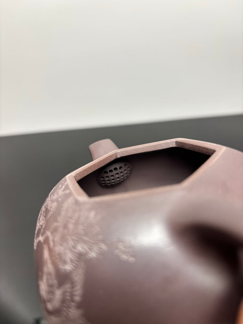 紫砂界80后方器巨匠巅峰臻品《六方牛盖壶》甄选原矿优质老紫泥·260cc，料工合一、品质顶级