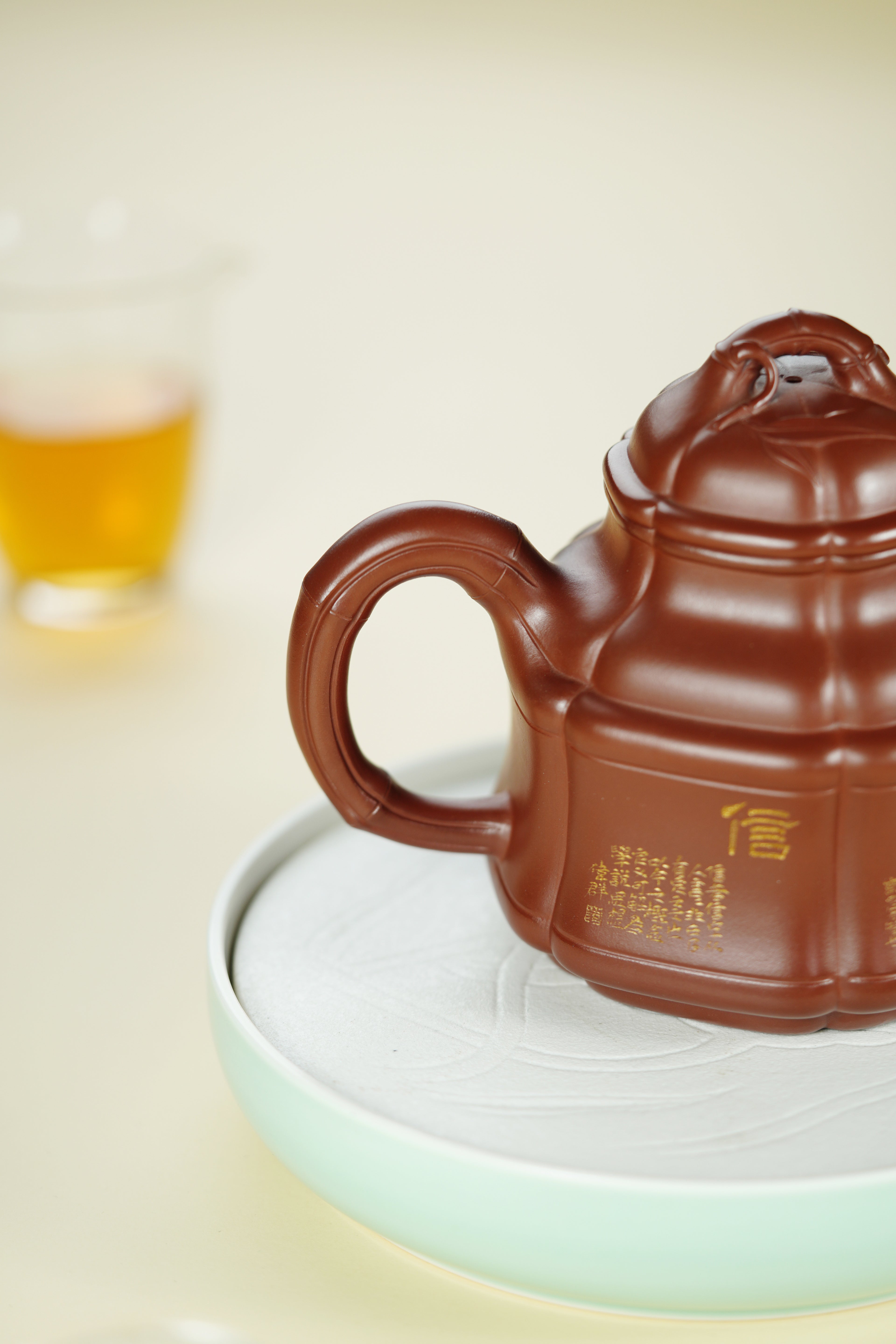 范大生嫡脉｜范秀芳制 范伟群装饰｜双省大师联诀紫砂臻品《六方隐角竹鼎壶》 ——原矿优质龙血砂·660cc