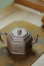 陈宏林大师传世巅峰臻品【云壑六方壶】——原矿优质紫玉金砂·260cc ——紫砂山水陶刻天花板·陈宏林亲工