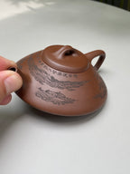 宏林山水·礼藏尊荣｜陈宏林大师传世巅峰臻品【合瓢】——原矿优质底槽清·110cc ——紫砂山水陶刻天花板·陈宏林亲工