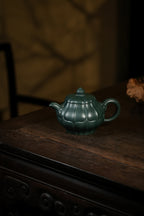 范大生嫡脉·江苏省大师范秀芳·紫砂臻品《合菱壶》 ——优质九龄君子兰·260cc（入册款代表作）