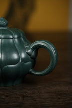 范大生嫡脉·江苏省大师范秀芳·紫砂臻品《合菱壶》 ——优质九龄君子兰·260cc（入册款代表作）
