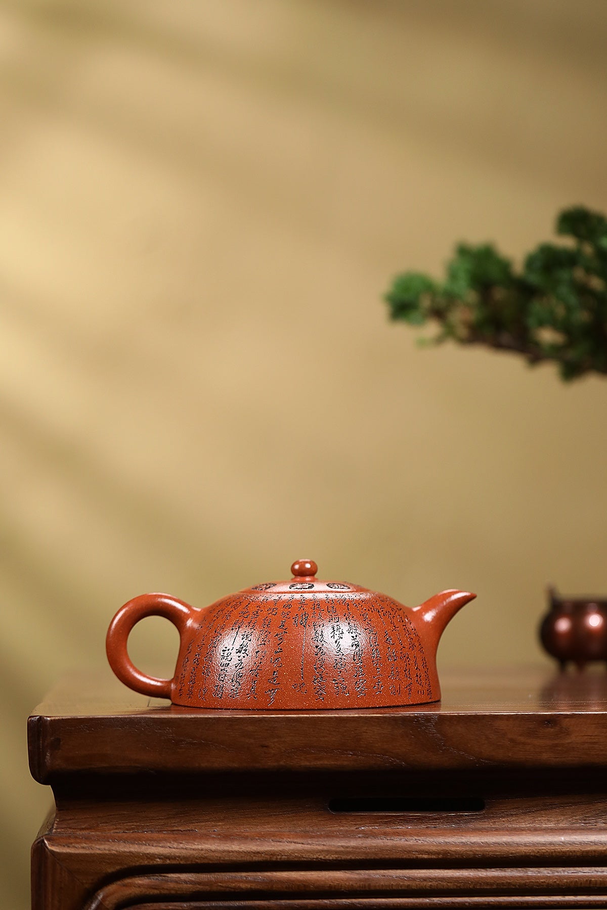郑求标大师｜双心经至尊禅意臻品·大拍+金奖+馆藏【心经半月壶】——原矿优质降坡泥·300cc ——紫砂心经刻绘大师·郑求标 恭刻