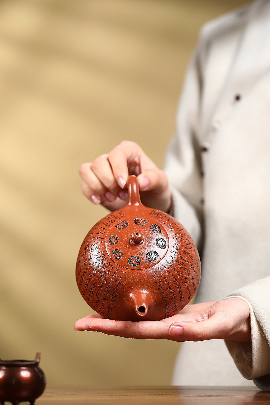 郑求标大师｜双心经至尊禅意臻品·大拍+金奖+馆藏【心经半月壶】——原矿优质降坡泥·300cc ——紫砂心经刻绘大师·郑求标 恭刻 - ZishaTeapotChina