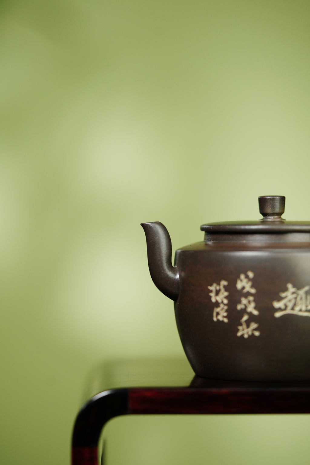 蒋琰滨大师高奢潜力臻品【汲古壶】刀笔双绝——原矿优质老紫泥柴烧·170cc——宜兴市陶刻协会会长·蒋琰滨·亲工
