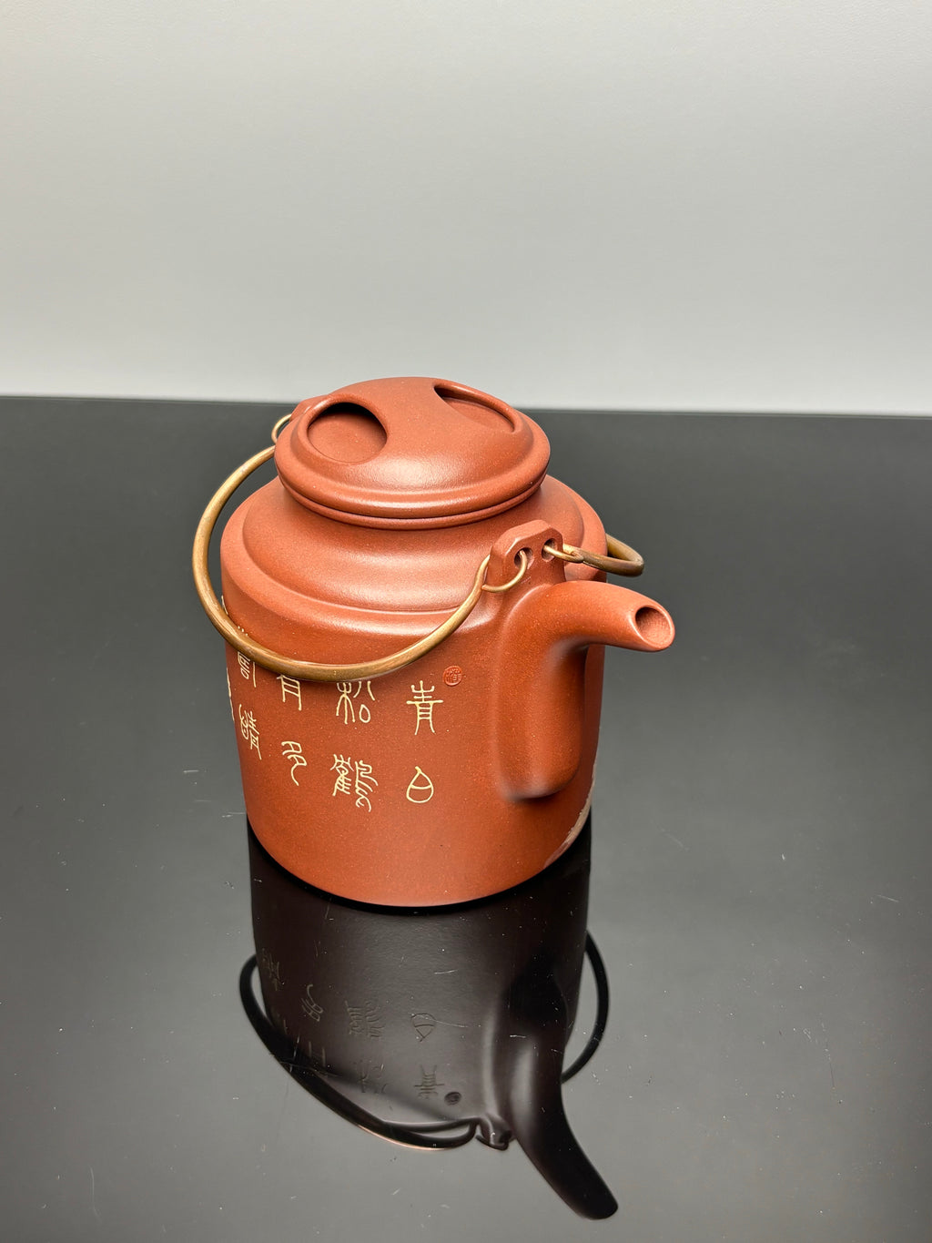 稀世紫砂·全球孤品｜杜益君制·汪小文泥绘【洋桶壶】雅昌拍卖9.7万同款 泥料：原矿优质底槽青｜容量：500cc