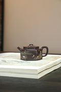 紫砂界80后方器巨匠巅峰臻品《回纹六方壶》甄选原矿优质纯紫老泥·220cc，料工合一、品质顶级