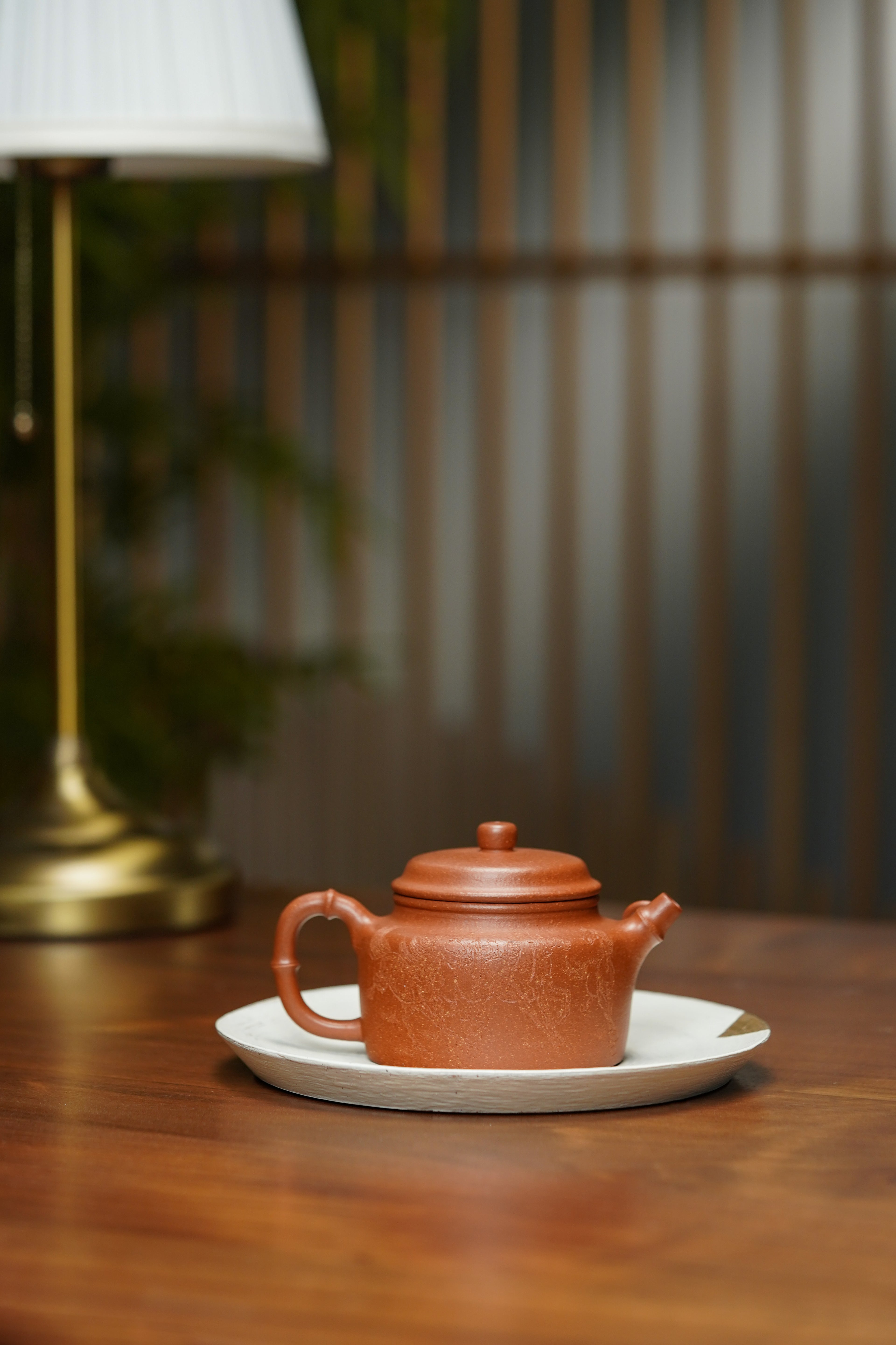 范泽锋高徒·邱爽紫砂潜力重器《竹节德钟壶》——原矿优质金降坡·230cc ——江苏省级大师·邱爽 亲制 ——中国陶瓷艺术大师·邱玉林装饰