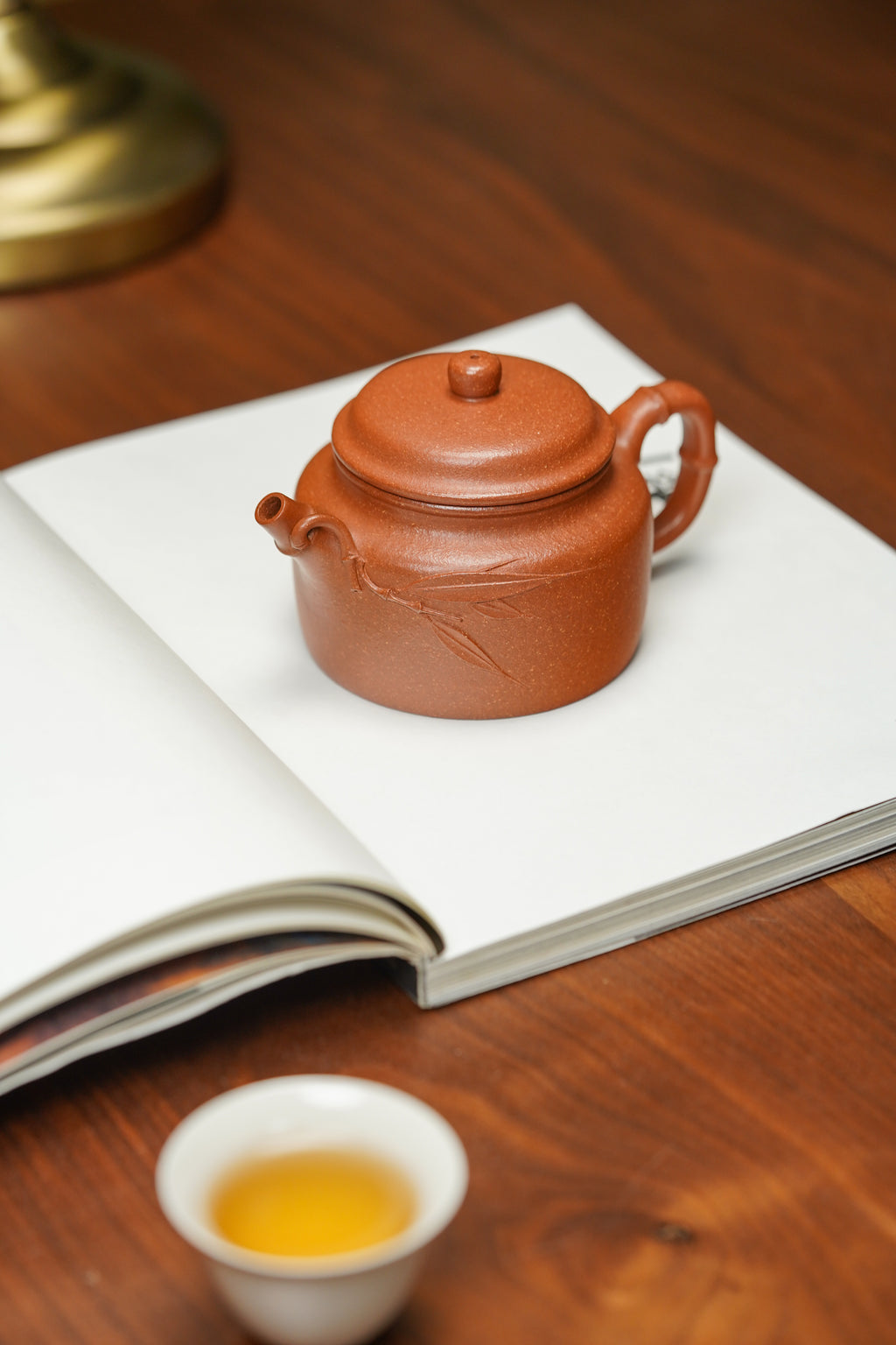 范泽锋高徒·邱爽紫砂潜力重器《竹节德钟壶》——原矿优质金降坡·230cc ——江苏省级大师·邱爽 亲制 ——中国陶瓷艺术大师·邱玉林装饰