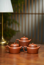 范泽锋高徒·邱爽紫砂潜力重器《竹节德钟壶》——原矿优质金降坡·230cc ——江苏省级大师·邱爽 亲制 ——中国陶瓷艺术大师·邱玉林装饰