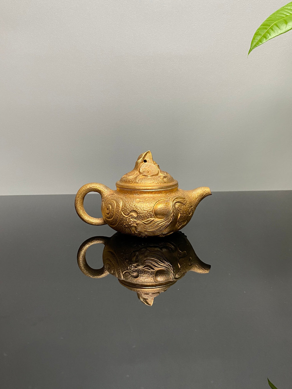 紫砂与雕塑融合·原创艺术重器【财运亨通壶】——原矿优质紫茄泥·200cc（黄金贝壳烧） ——原创紫砂艺术家·朱红景