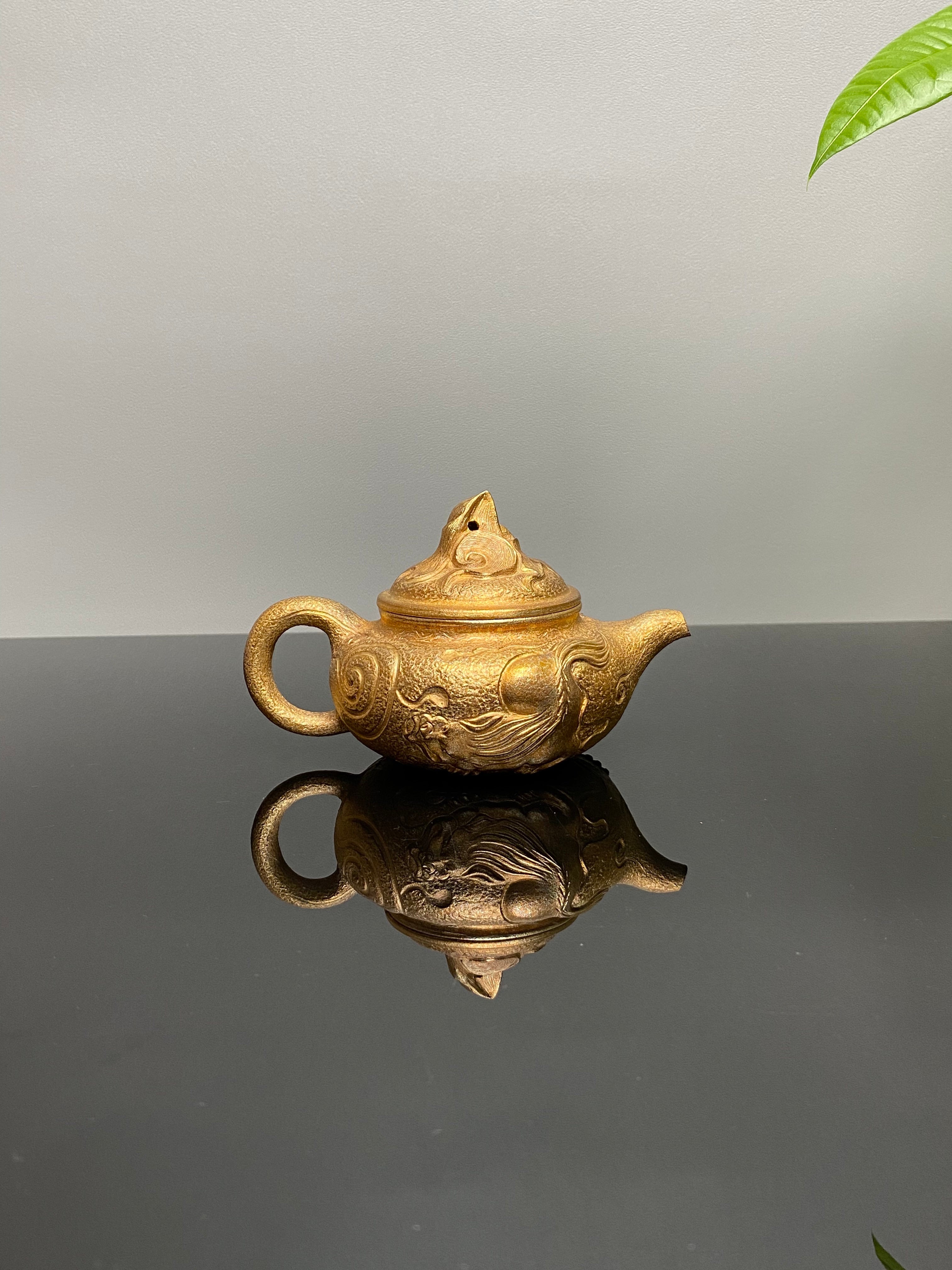 紫砂与雕塑融合·原创艺术重器【财运亨通壶】——原矿优质紫茄泥·200cc（黄金贝壳烧） ——原创紫砂艺术家·朱红景