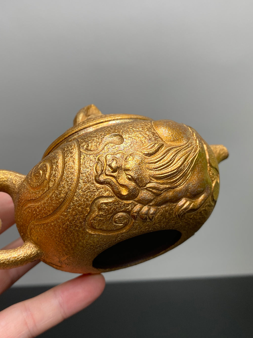 紫砂与雕塑融合·原创艺术重器【财运亨通壶】——原矿优质紫茄泥·200cc（黄金贝壳烧） ——原创紫砂艺术家·朱红景