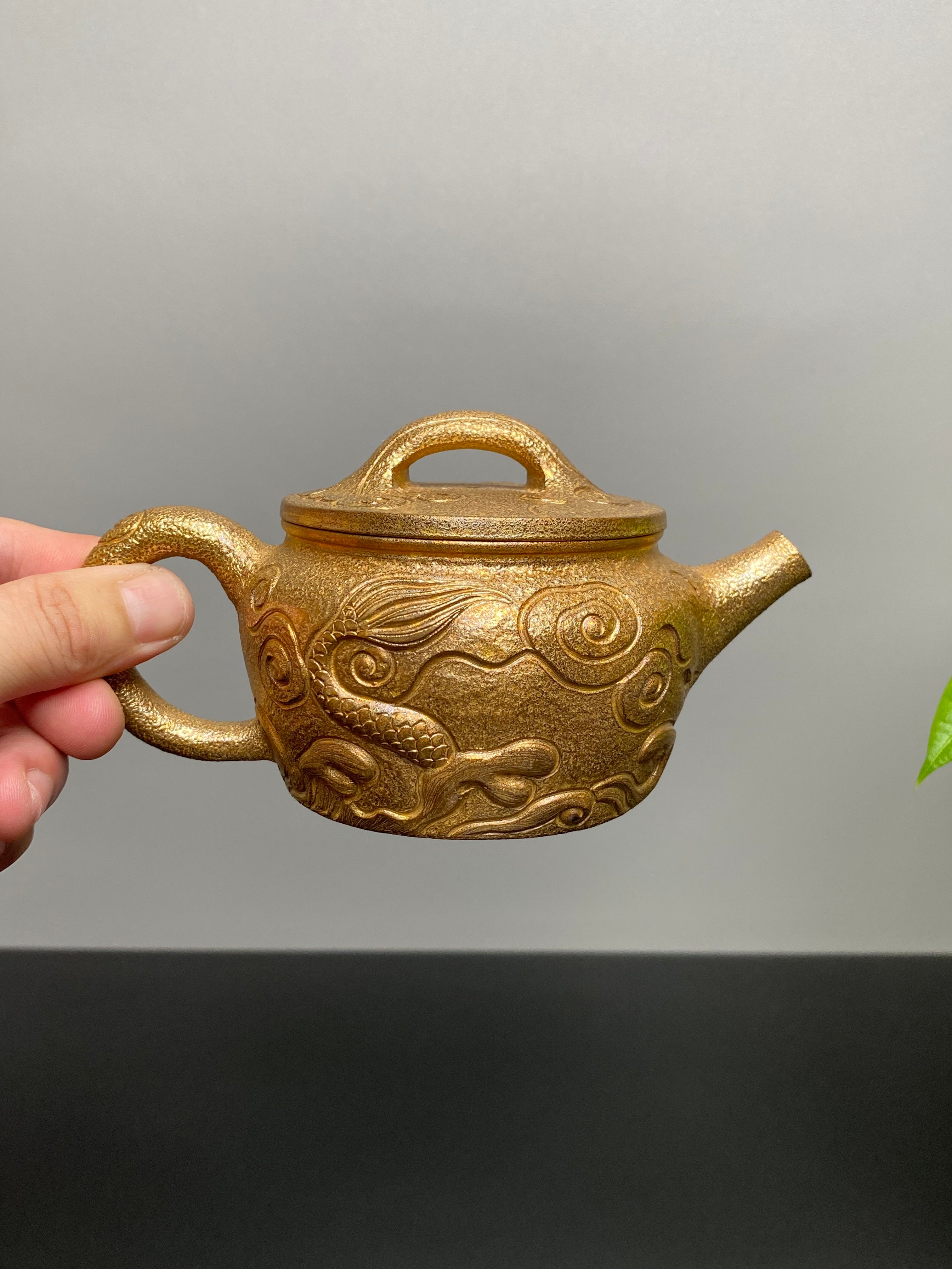 紫砂与雕塑融合·原创艺术重器【龙腾盛世壶】——原矿优质老紫泥·230cc（黄金贝壳烧） ——原创紫砂艺术家·朱红景