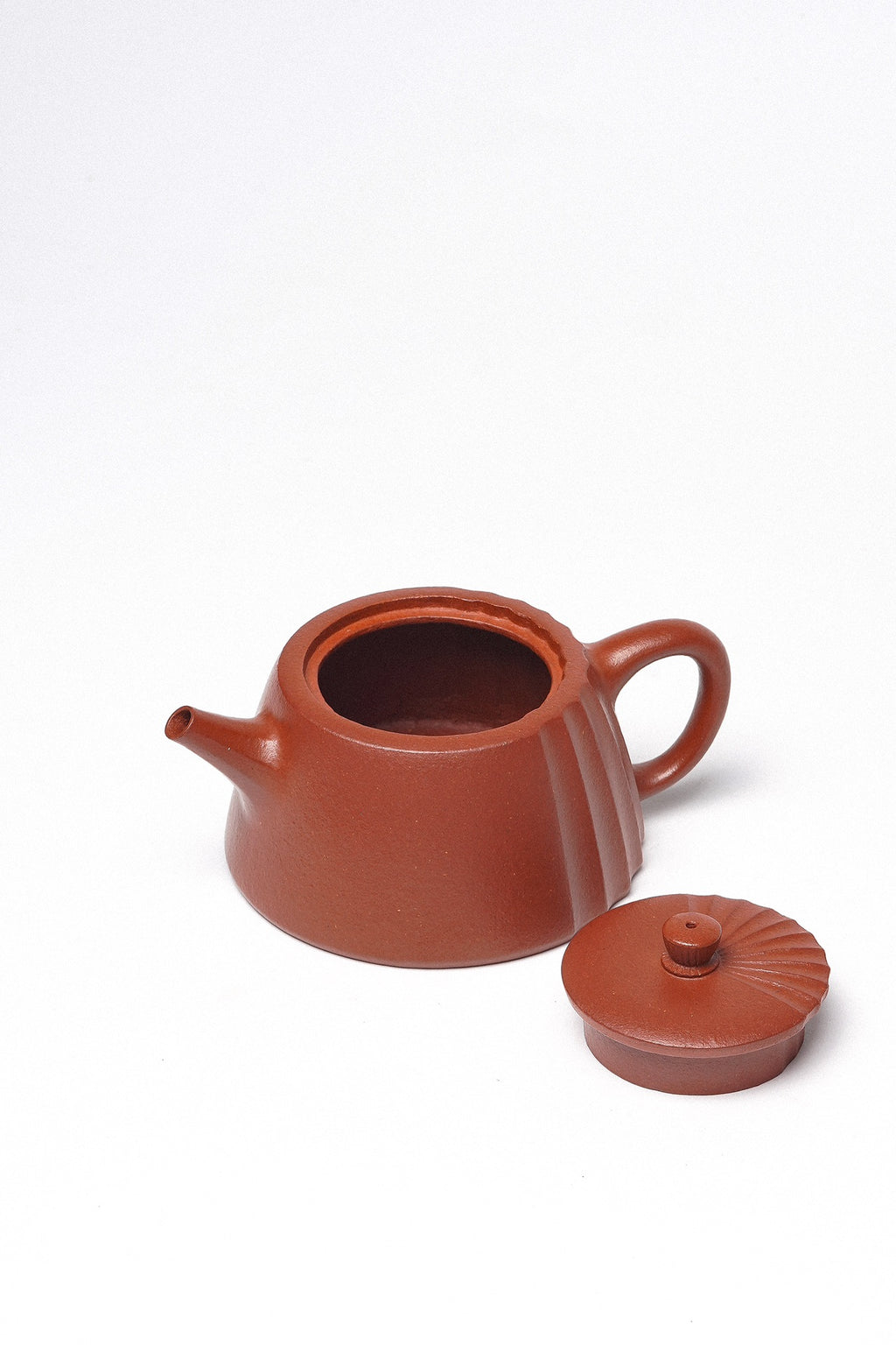 珍藏送礼·紫砂臻品｜省大师吴培林高徒·王雅丽制【井栏壶】——泥料：原矿优质降坡泥·180cc