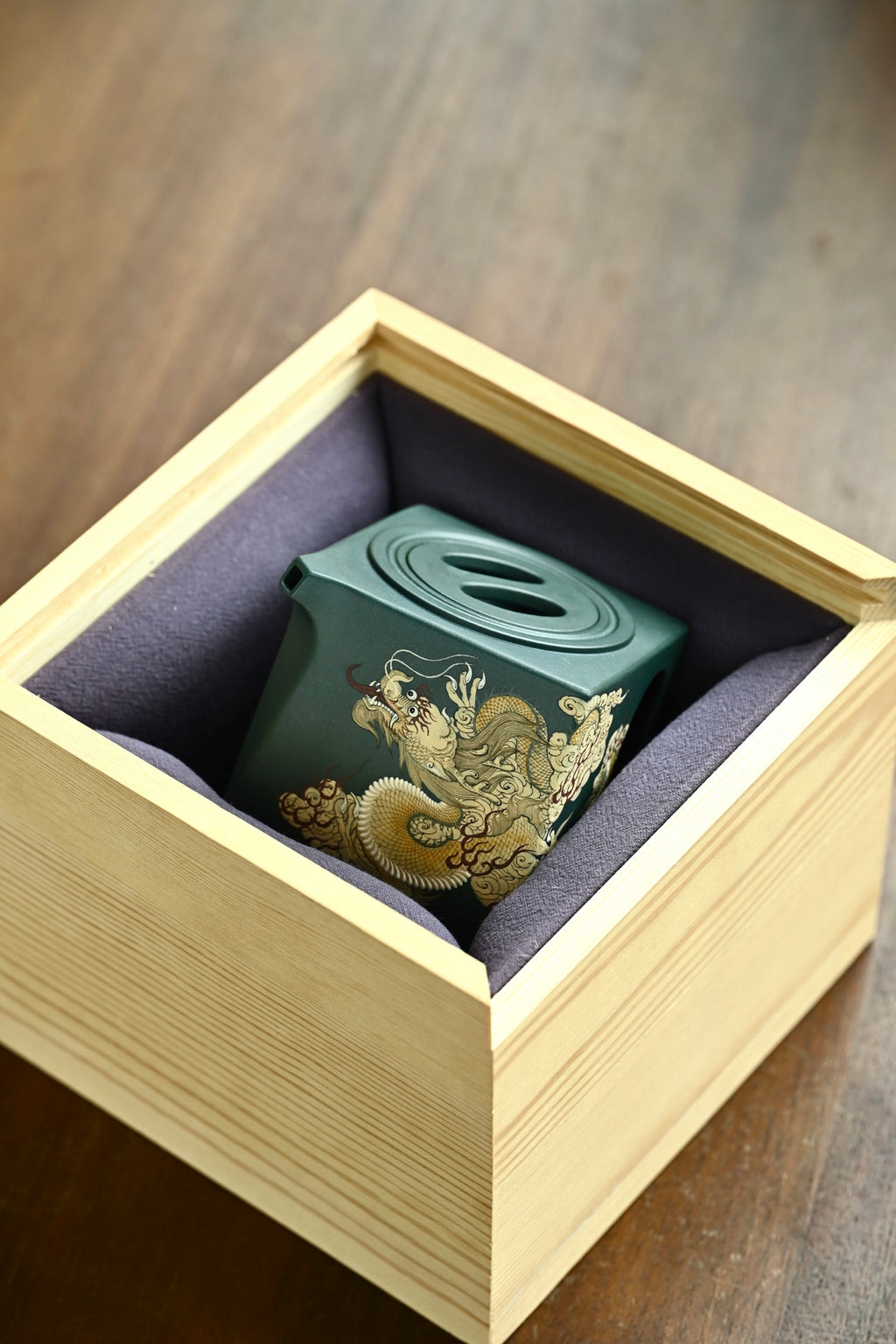 阳羡四方·全手工 /多届全手工大赛二等奖大拍陶手吴涛作品/泥绘名家褚萍泥绘  /容量320cc/苏门答腊青