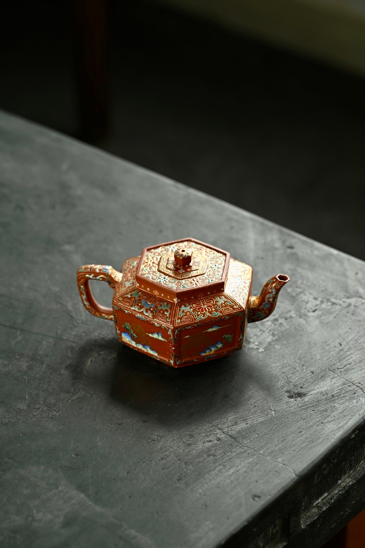 六合宫灯·全手工 /多届全手工大赛二等奖大拍陶手吴涛作品  /容量320cc/家藏朱泥珐琅彩