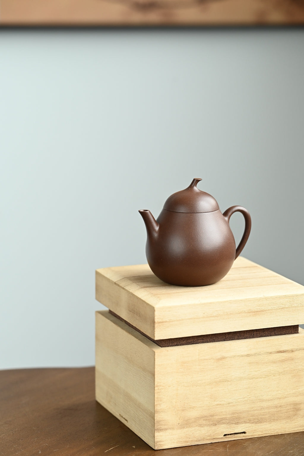 茄瓜·全手工 /容量180cc/原矿老紫泥 形式娇巧，若一茄瓜熟落，湾流微微翘起