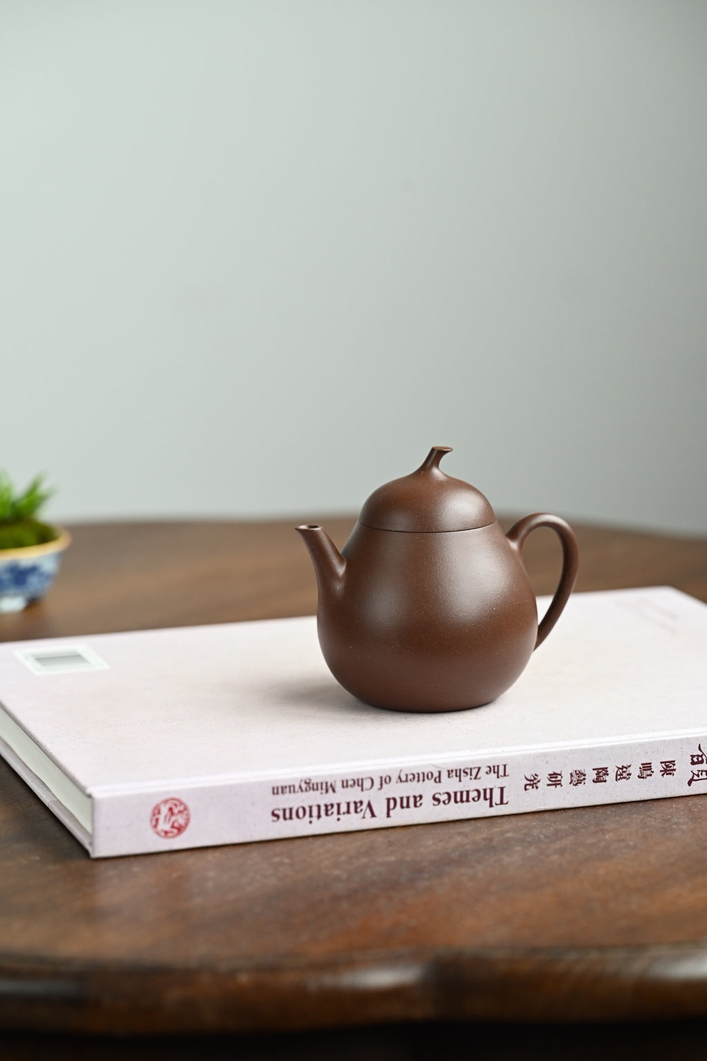 茄瓜·全手工 /容量180cc/原矿老紫泥 形式娇巧，若一茄瓜熟落，湾流微微翘起