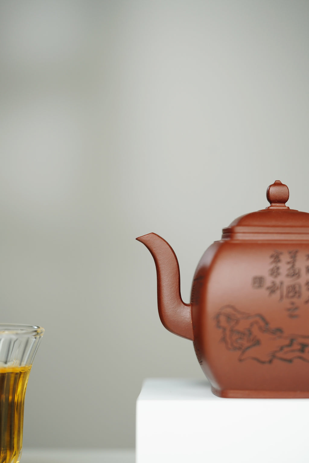 宏林山水·礼藏至尊｜紫砂界山水陶刻标杆｜陈宏林大师传世巅峰臻品【四方宫灯壶】——原矿优质底槽清·160cc