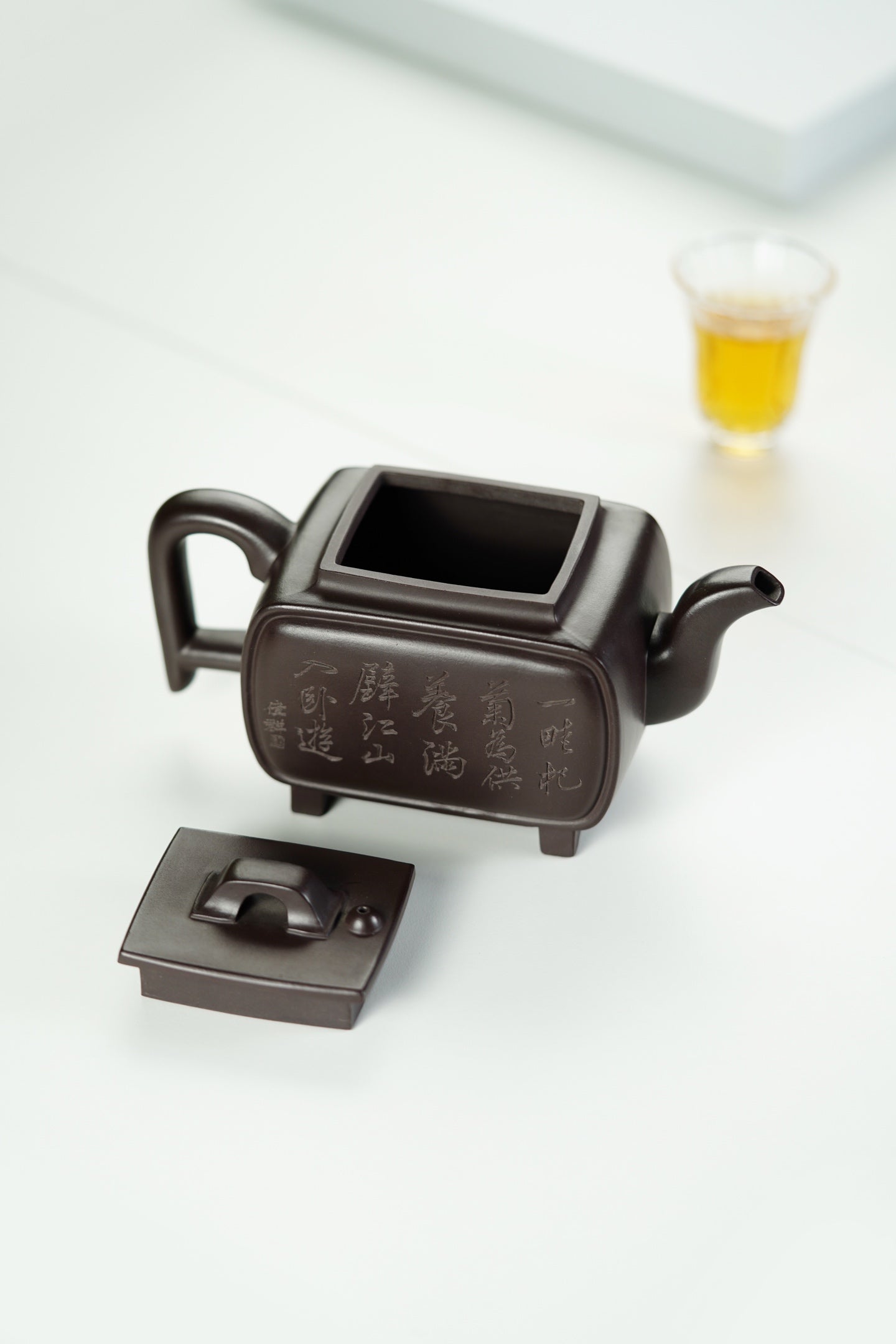 范大生嫡脉｜范秀芳制 范伟群装饰｜双省大师联诀紫砂臻品《锦绣四方壶》——原矿优质紫泥·450cc