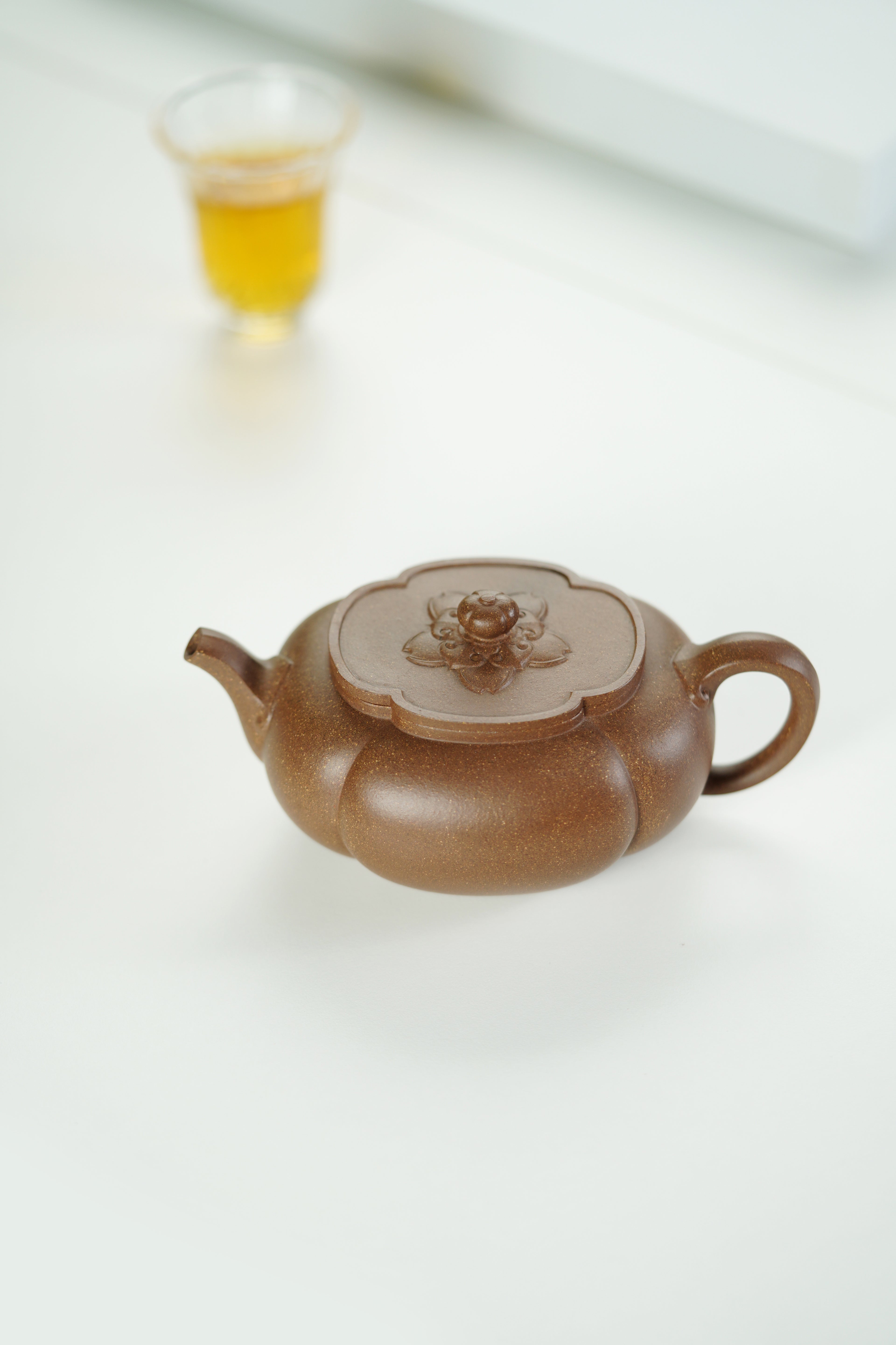 大生壶第四代嫡传·省大师范秀芳臻品《海棠如意壶》——原矿优质老段泥·230cc ——江苏省陶瓷艺术大师·范秀芳 制