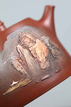 【开宗立派·泥绘巅峰】紫砂立体意境山水开创宗师何光宏｜大拍10万同款《汉铎壶》——原矿优质底槽清·400cc ——紫砂立体意境山水第一人·何光宏·亲绘