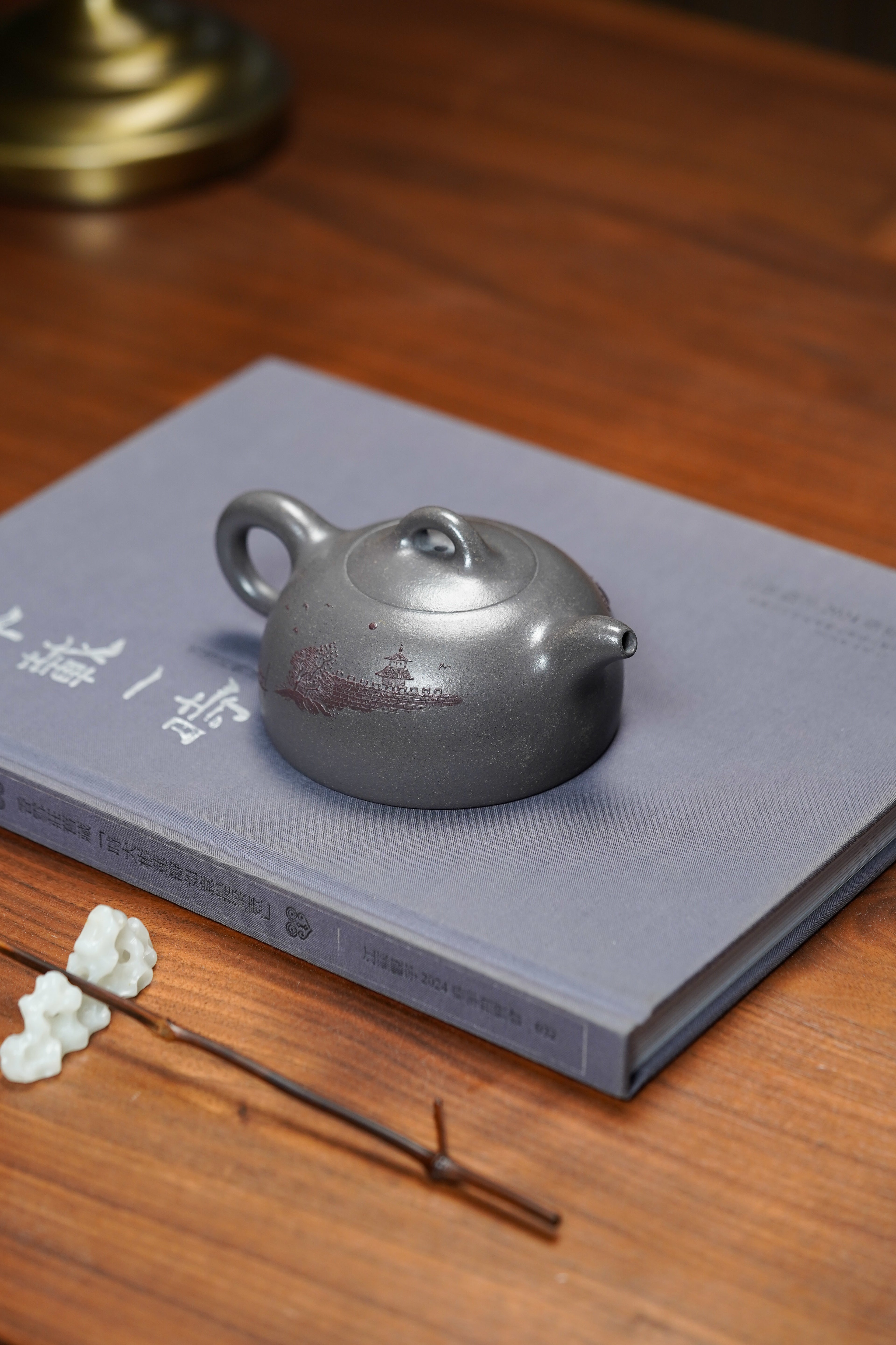 国大师邱玉林亲制｜稀有传世臻品《枫桥夜泊》礼藏天花板｜殿堂潜力重器👍  ——原矿优质天清泥·280cc ——中国陶瓷艺术大师·邱玉林·亲制
