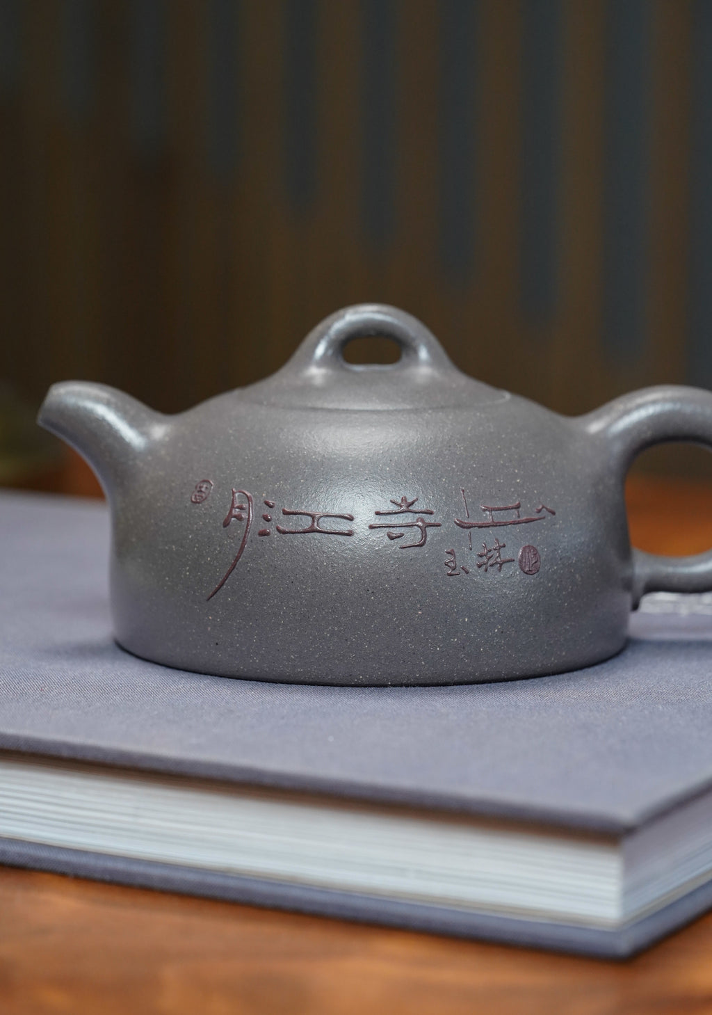 国大师邱玉林亲制｜稀有传世臻品《枫桥夜泊》礼藏天花板｜殿堂潜力重器👍  ——原矿优质天清泥·280cc ——中国陶瓷艺术大师·邱玉林·亲制