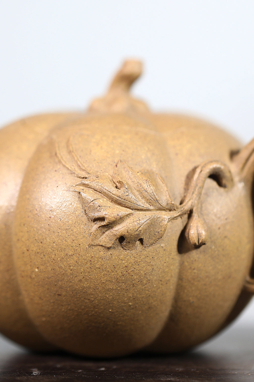 Jiang Rong's Daughter Inherited Flower Vessel | Jiang Yihua · Non-heritage Purple Clay Peak Work "Pumpkin Teapot" — Original Mine High-Quality Golden Section · 220cc — Master of Traditional Chinese Ceramic Art · Jiang Yihua Production - ZishaTeapotChina