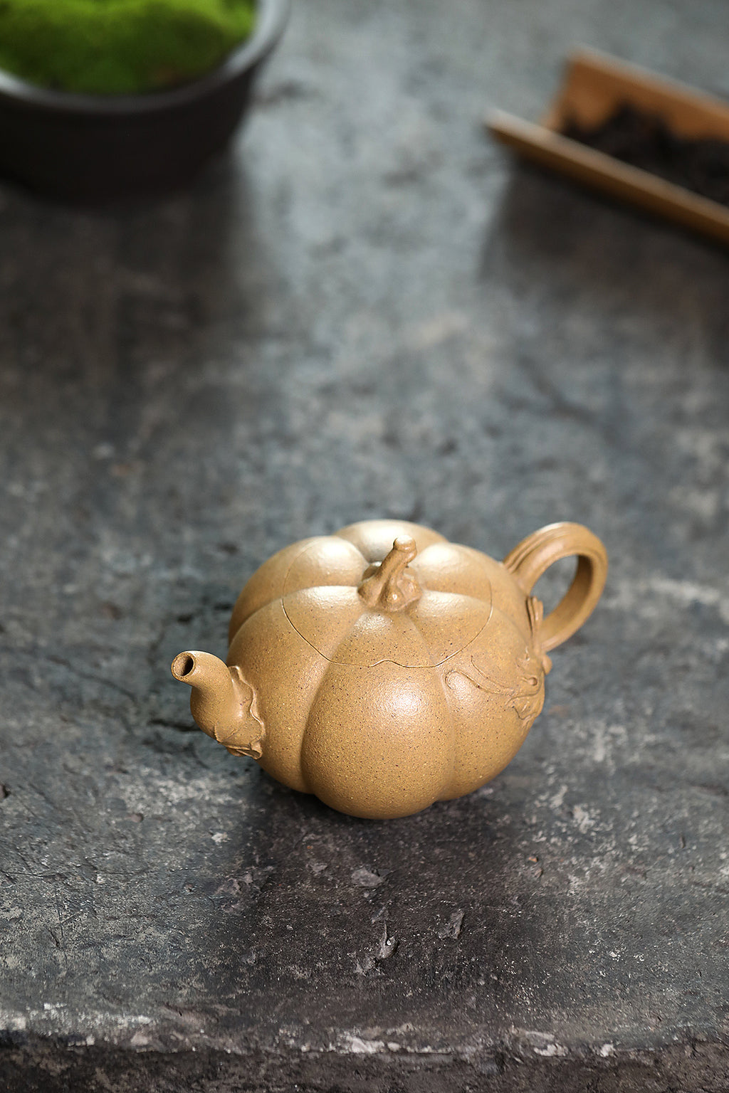 Jiang Rong's Daughter Inherited Flower Vessel | Jiang Yihua · Non-heritage Purple Clay Peak Work "Pumpkin Teapot" — Original Mine High-Quality Golden Section · 220cc — Master of Traditional Chinese Ceramic Art · Jiang Yihua Production - ZishaTeapotChina