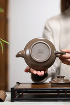 《上新桥》 作者简介：高建中 研究员级高级工艺美术师&nbsp; 正高级工艺美术师 正高级乡村振兴技艺师 作品简介：原矿蟹壳老青段泥，540cc，菱形14孔出水