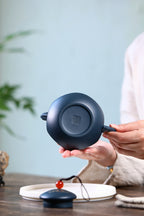 《鱼跃龙门》 国家级高级工艺美术师 蒋亚平 原矿墨绿泥，310cc