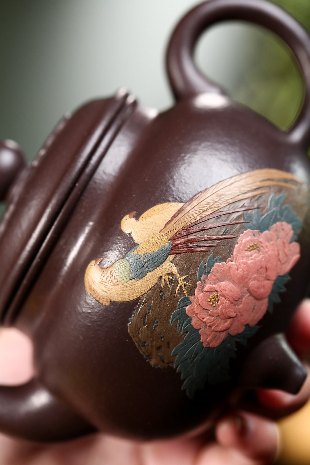 《大彬如意》 作者：高建中 研究员级高级工艺美术师&nbsp; 正高级工艺美术师 正高级乡村振兴技艺师 原矿金砂老紫泥（颗粒感足，好泡养！！），400cc，菱形14孔出水