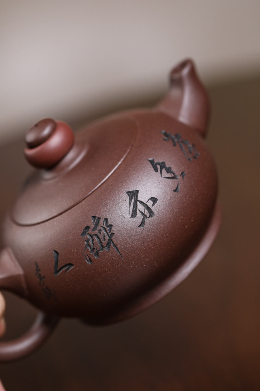 《时来运转》 国家级工艺美术师 鲍玉华 装饰：李玮（江苏省陶瓷艺术大师，正高）