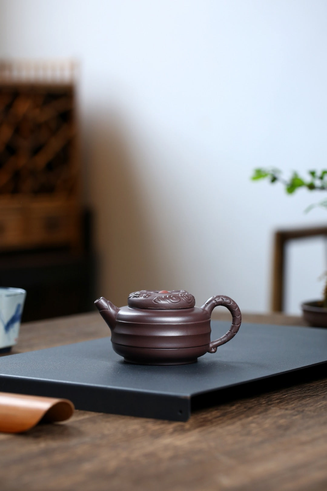 《龙珠壶》 国家级工艺美术师 鲍玉华 原矿深井老紫泥，170cc