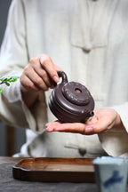 《龙珠壶》 国家级工艺美术师 鲍玉华 原矿深井老紫泥，170cc