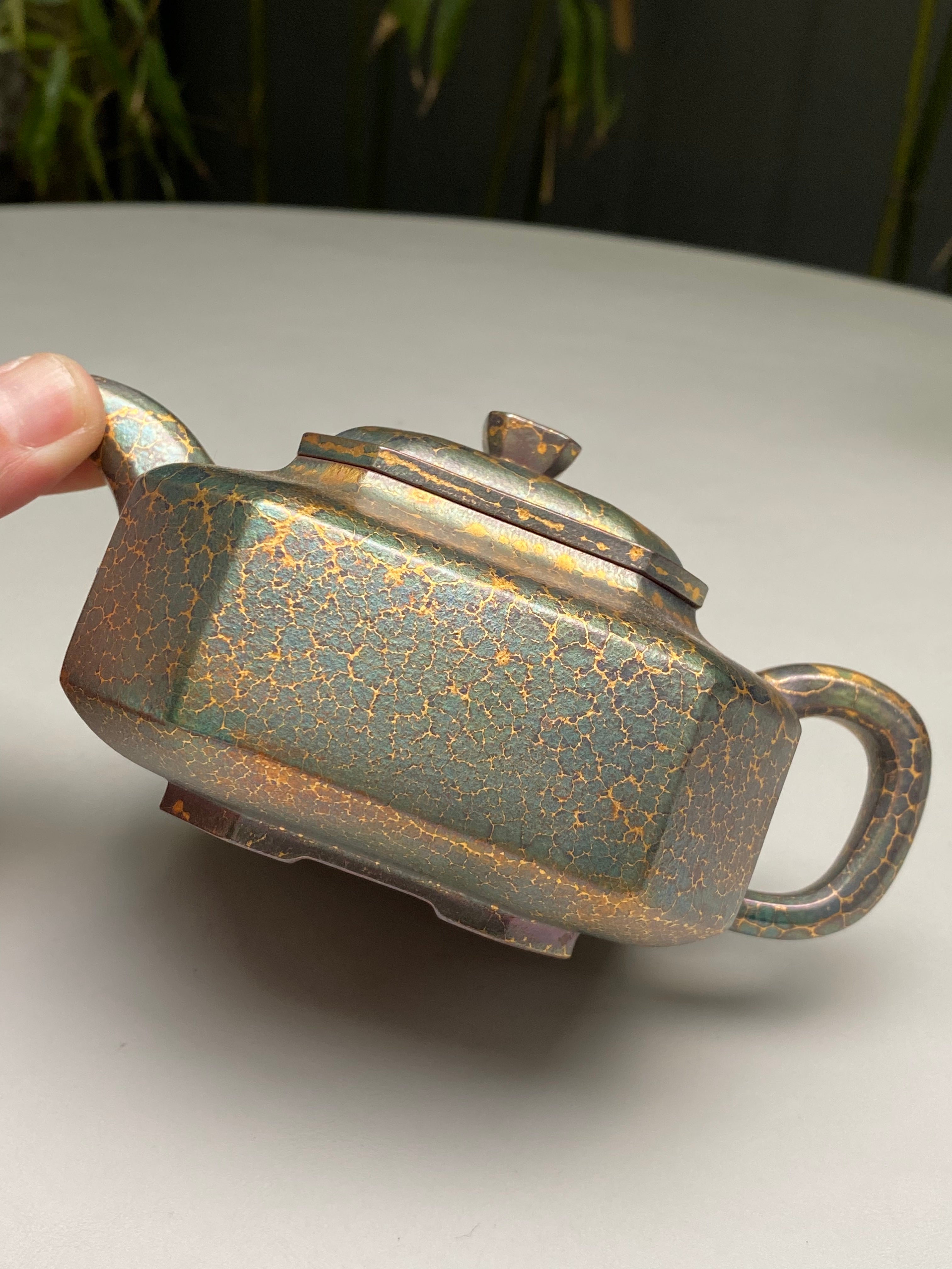 紫砂特色黄金紫晶贝壳烧【锦八方壶】与众不同的藏品！  ——原矿优质底槽清·330cc ——著名紫砂艺术家·吴文燕