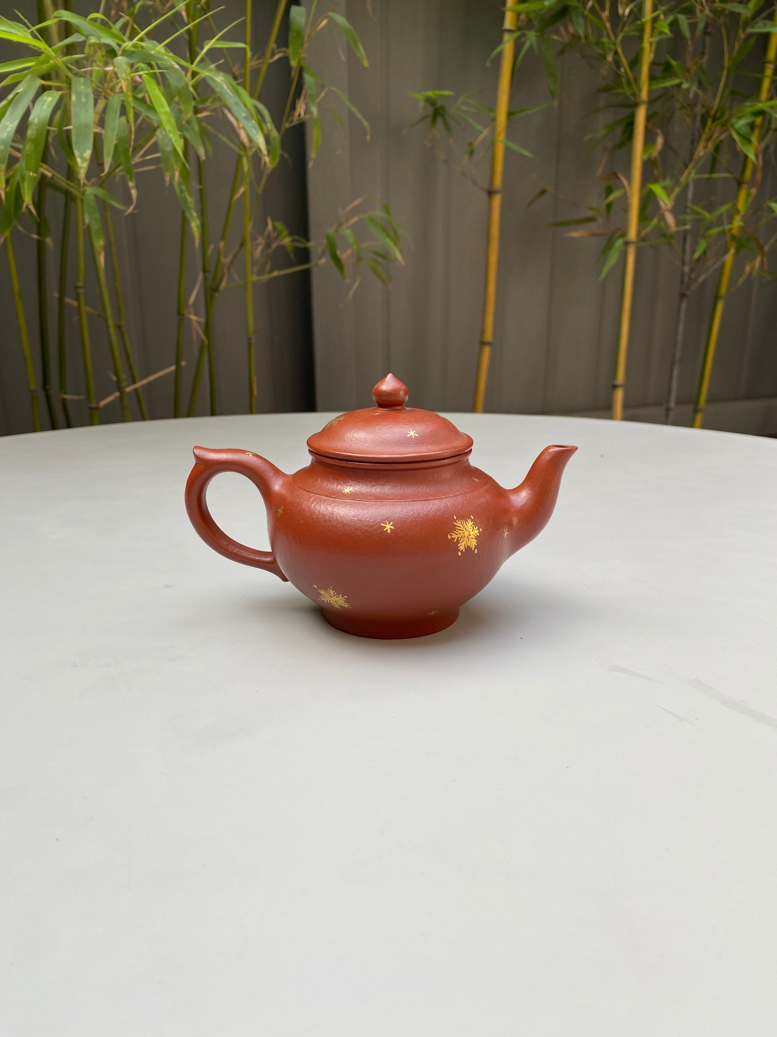 宜兴紫砂：原矿好工好料系列【笑樱壶】珍藏精品佳作！  ——原矿优质朱泥·230cc ——紫砂艺术名家·杨建