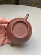 宜兴紫砂：原矿好工好料系列【掇只壶】珍藏精品佳作！  ——原矿优质底槽清·160cc ——紫砂艺术名家·文精