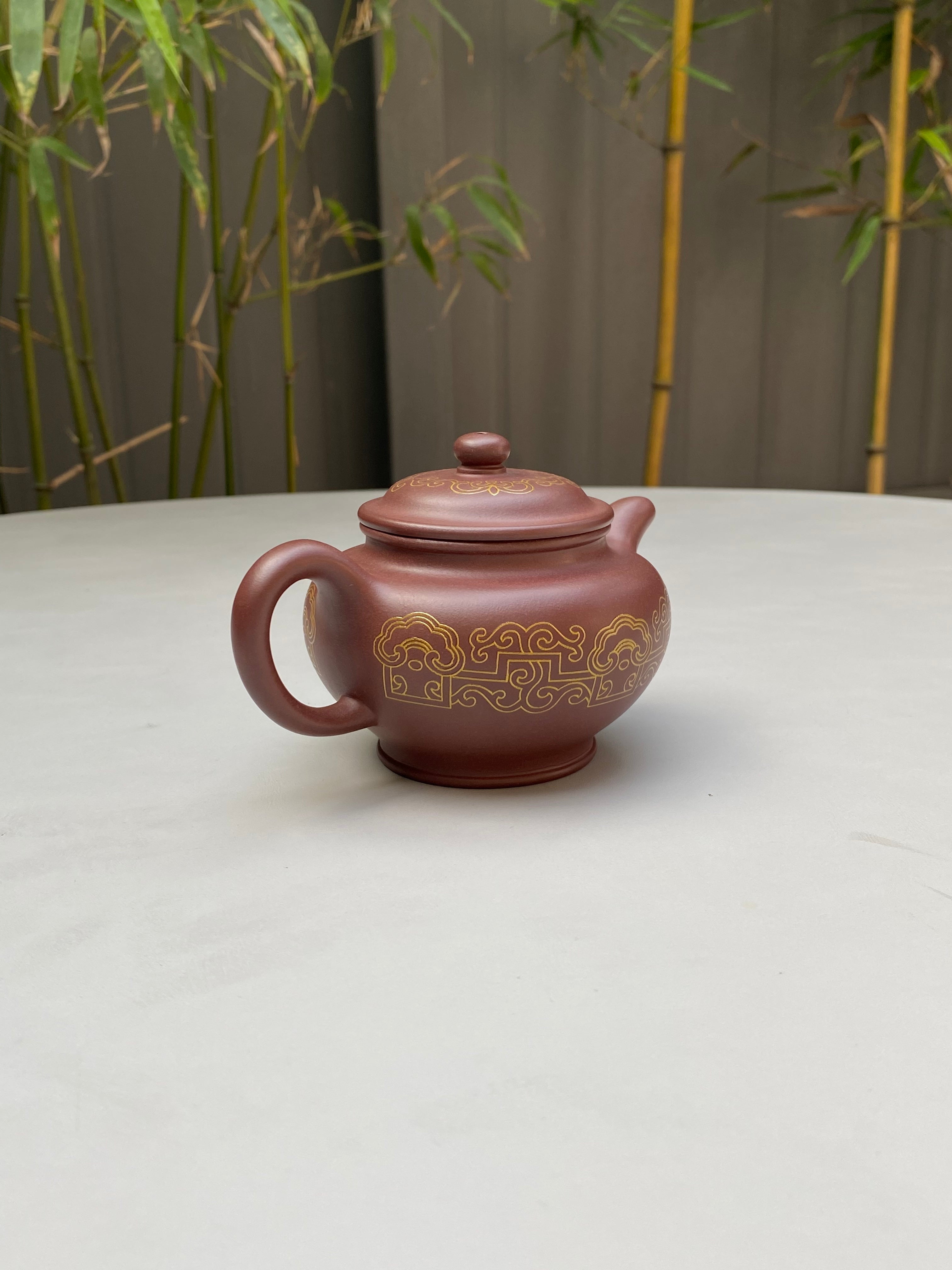 宜兴紫砂：原矿好工好料系列【掇只壶】珍藏精品佳作！  ——原矿优质底槽清·160cc ——紫砂艺术名家·文精