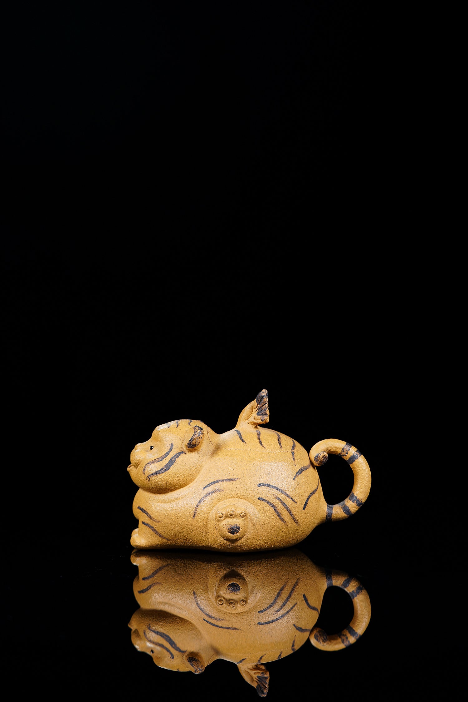 紫砂老虎🐯壶《如虎添翼》 ——原矿黄金段泥·180cc ——实力派陶艺家·王丰