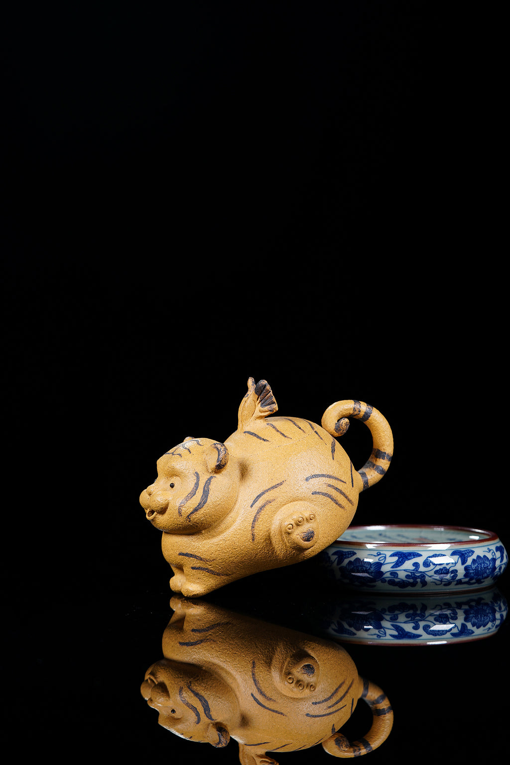 紫砂老虎🐯壶《如虎添翼》 ——原矿黄金段泥·180cc ——实力派陶艺家·王丰