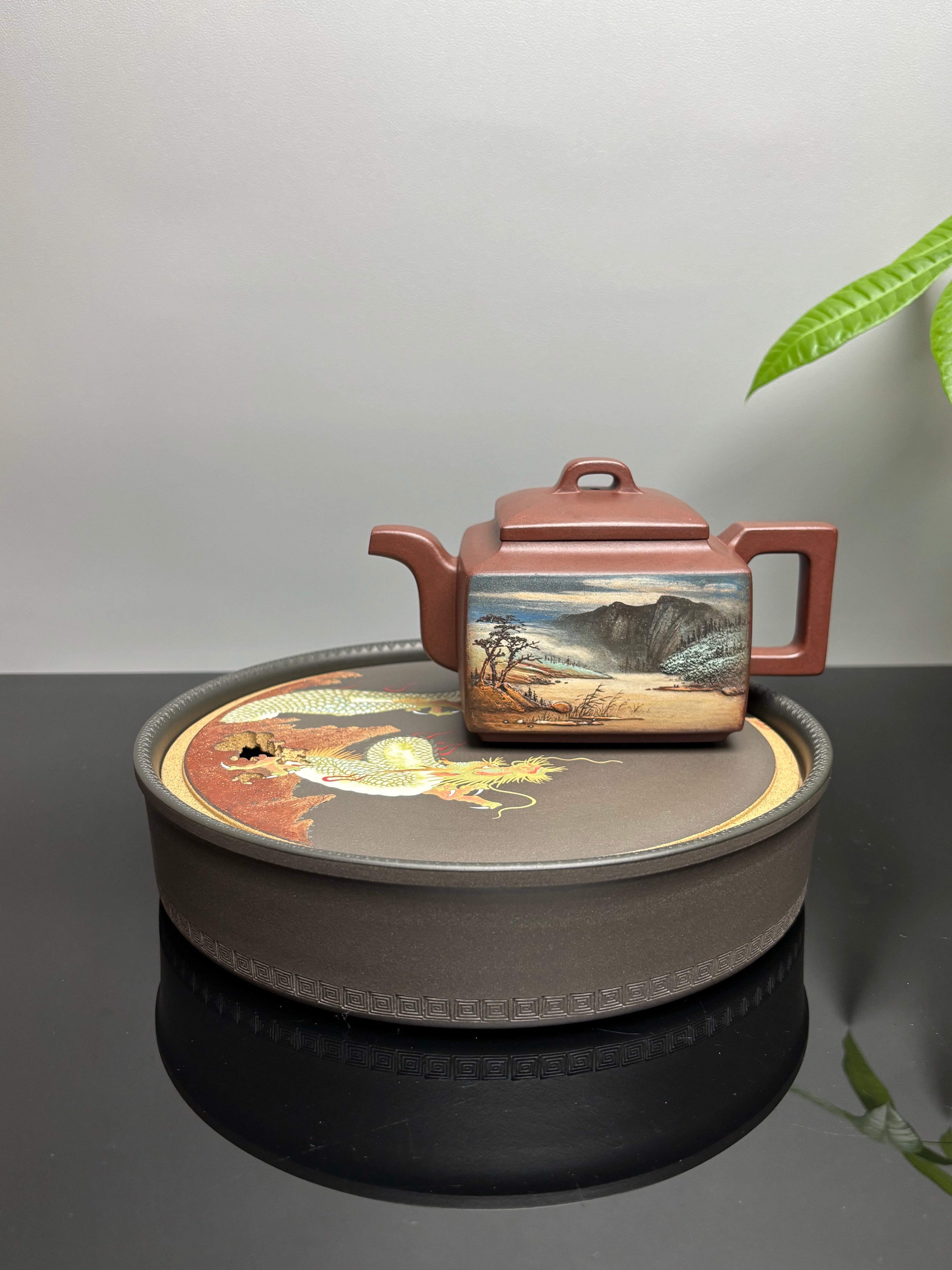 双宗师合璧·紫砂史巅峰 ｜何光宏·邱玉林联袂创作｜业界唯一稀世孤品《亚明四方壶》——原矿优质老紫泥·450cc