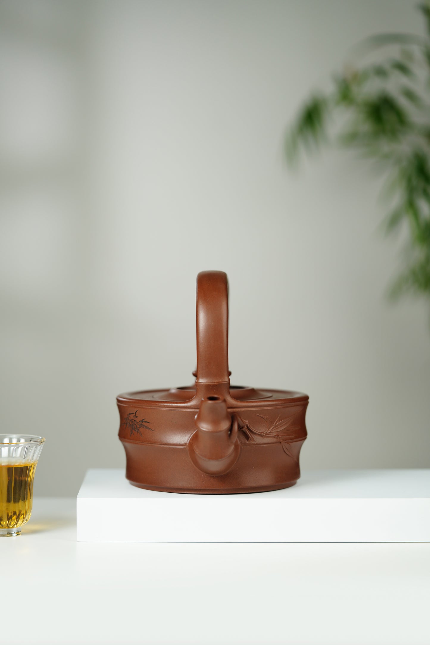 范大生嫡脉｜范秀芳制 范伟群装饰｜双省大师联诀紫砂臻品《竹段提梁壶》传世收藏·礼赠双绝重器！  ——原矿优质底槽清·500cc