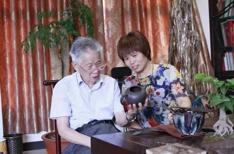 范大生嫡脉｜范秀芳制 范伟群装饰｜双省大师联诀紫砂臻品《竹段提梁壶》传世收藏·礼赠双绝重器！  ——原矿优质底槽清·500cc