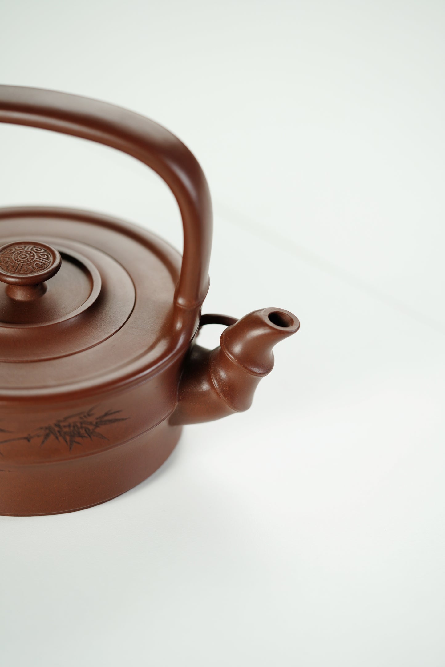 范大生嫡脉｜范秀芳制 范伟群装饰｜双省大师联诀紫砂臻品《竹段提梁壶》传世收藏·礼赠双绝重器！  ——原矿优质底槽清·500cc