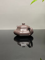 耿浩制～陈宏林刻绘 礼藏双绝重器｜紫砂界80后方器巨匠巅峰臻品《闲者六方壶》甄选原矿优质清灰泥·260cc，料工合一、品质顶级